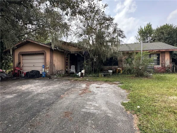 4700 W Oakhill St, Dunnellon, FL 34433