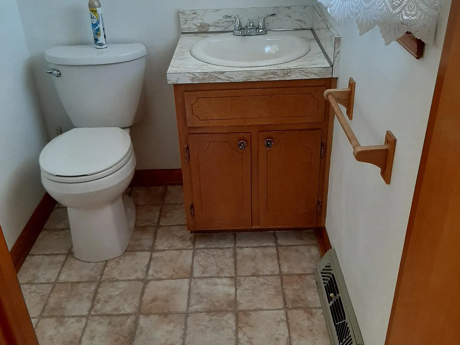 2 bed, 1.5 bath, 1200 sqft, $1,600 — Photo 3
