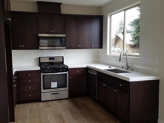 3rd image of 2598 1st St #H