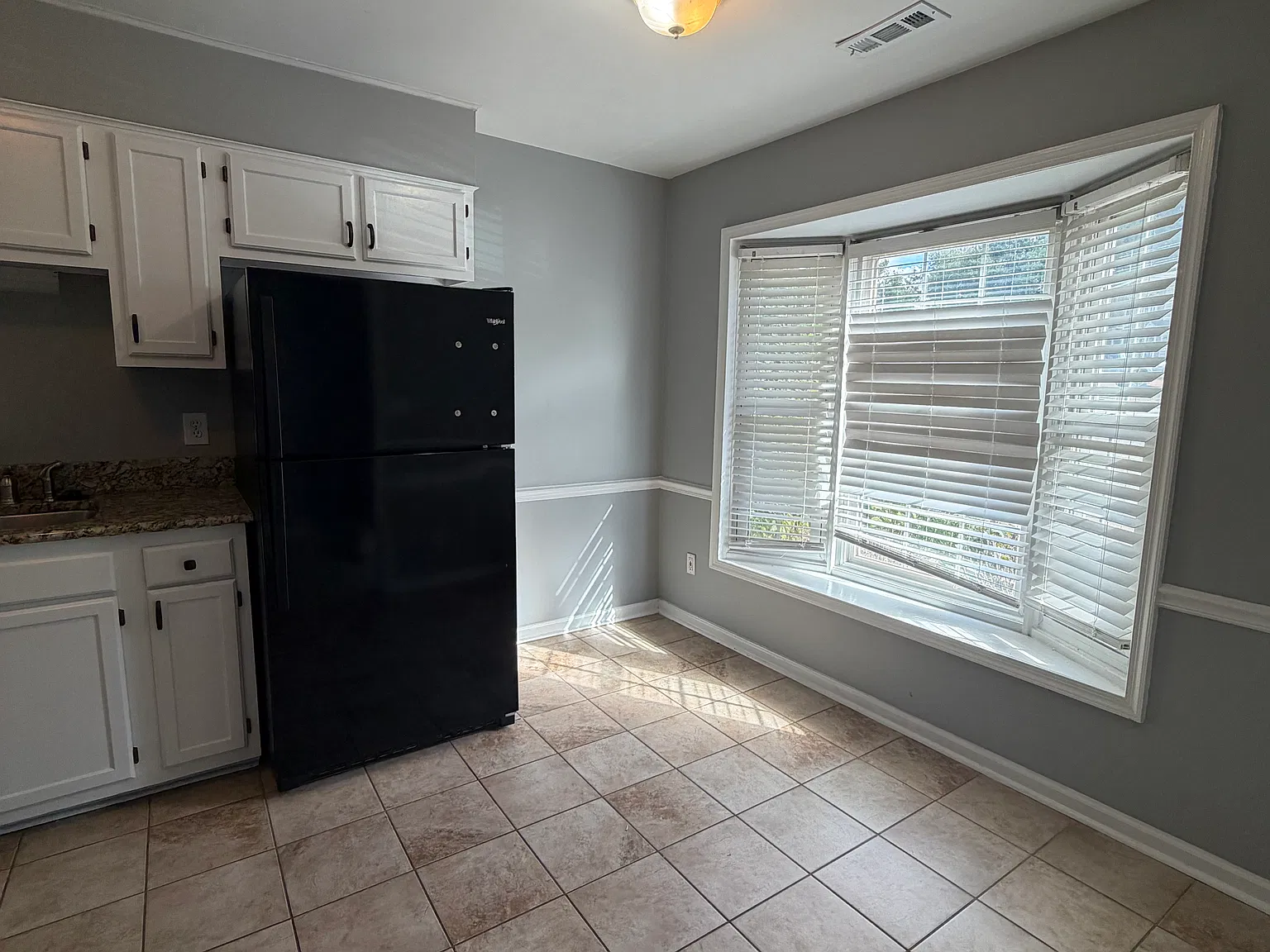 907 Shelby Dr — Photo 4