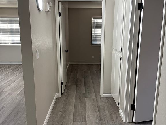 3rd image of 454 12th Ave #B