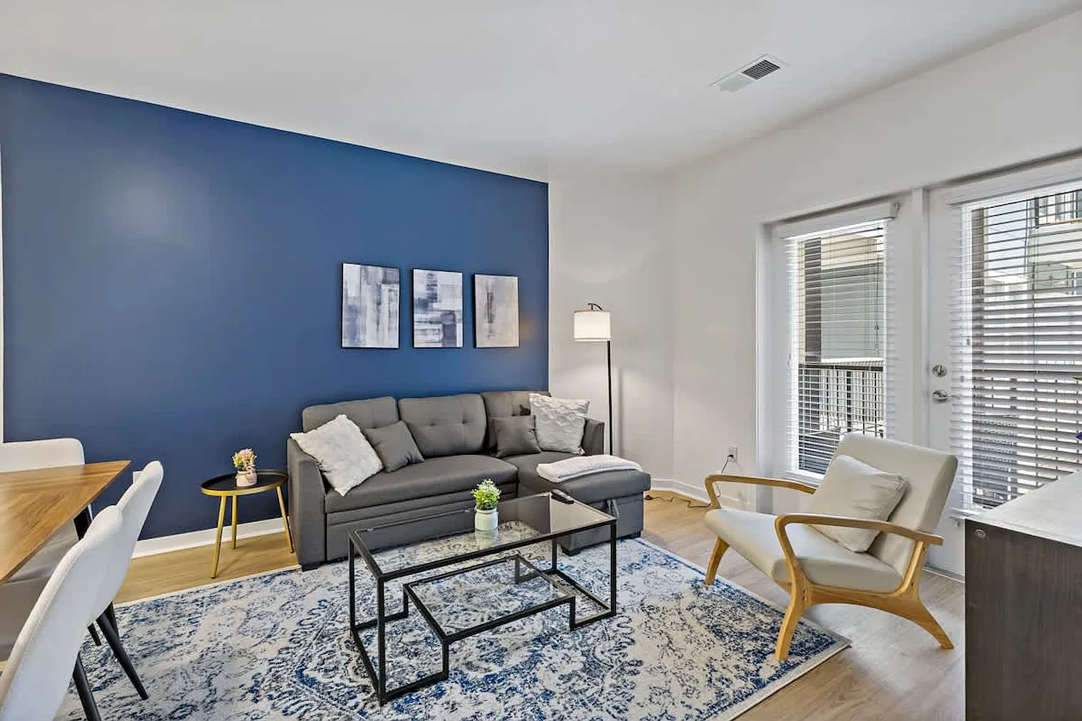 2 bed, 2.0 bath, 1302 sqft, $4,395 — Photo 2