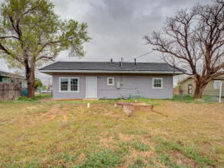 918 E Rice St — Photo 15