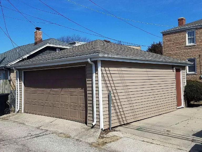 6726 N Artesian Ave #2 — Photo 37