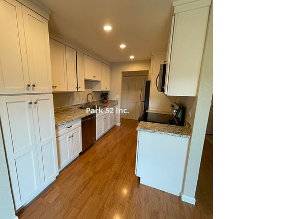 5th image of 1020 Panorama Dr #1