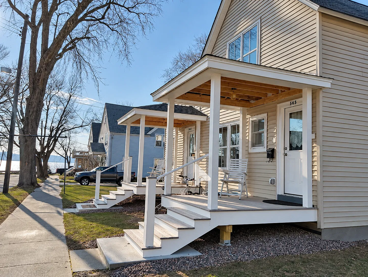56 Wright Ave — Photo 3