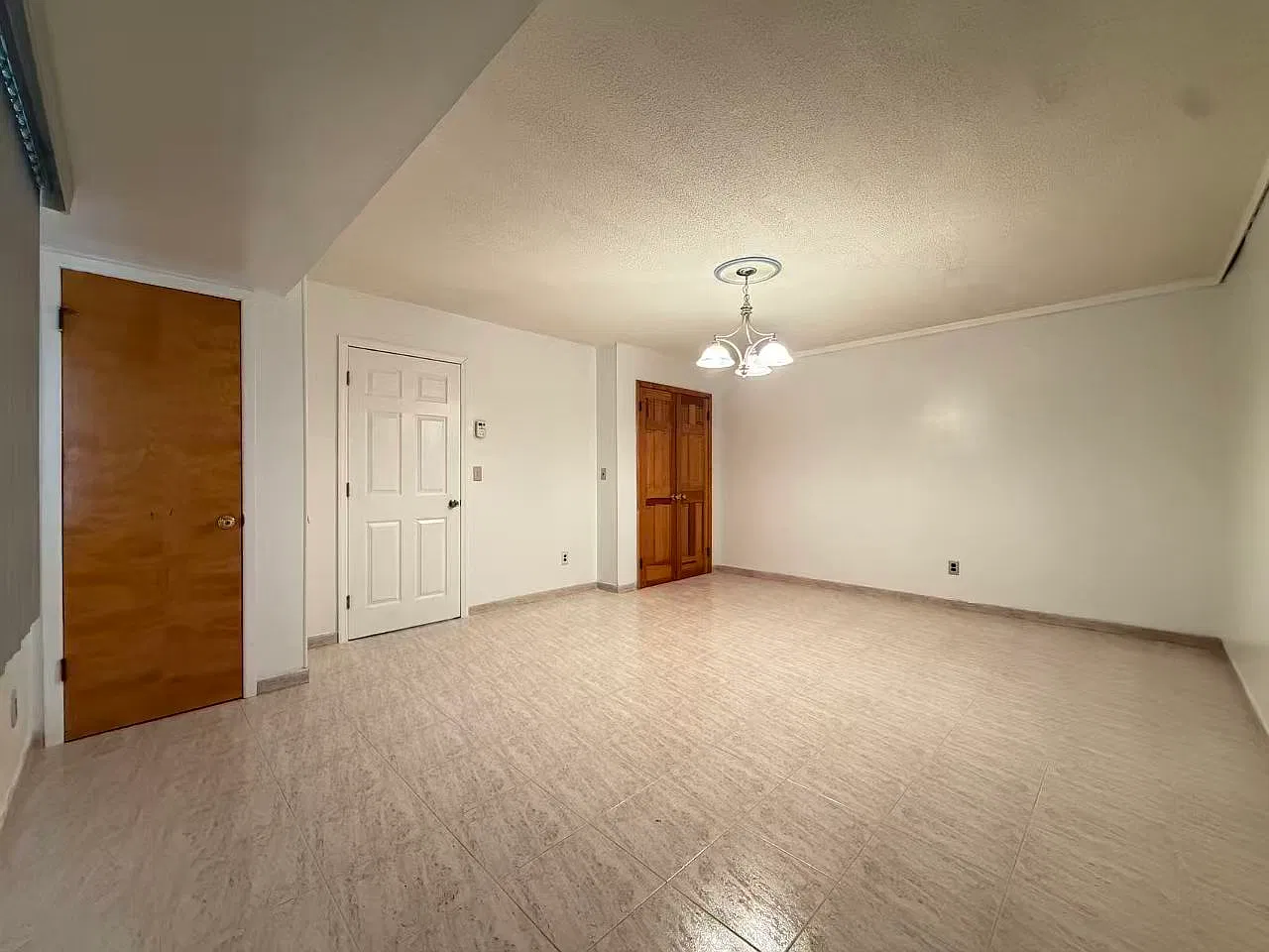 1 bed, 600 sqft, $1,900 — Photo 3