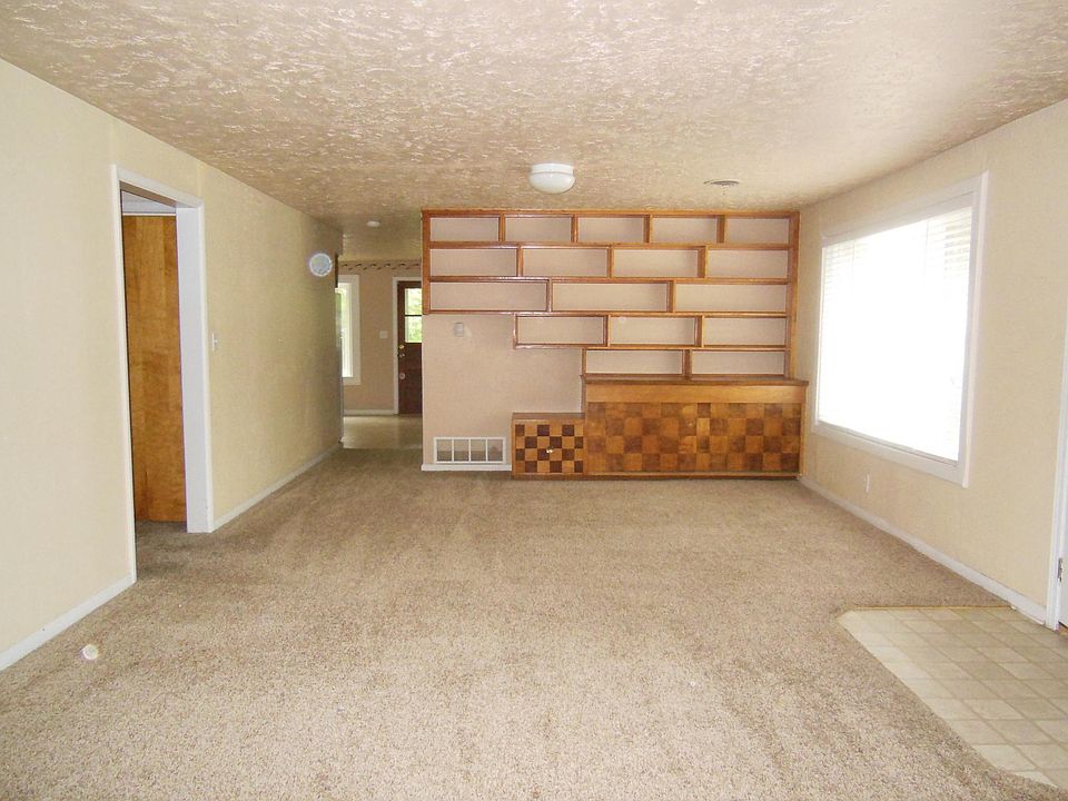 2nd image of 285 Royal Street # Main Floor