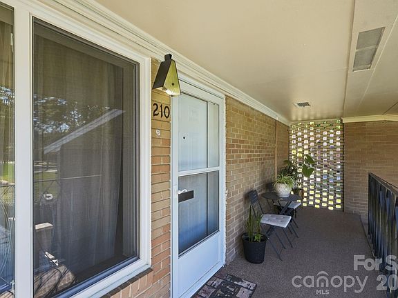 2nd image of 3010 Crosby Rd Unit 210