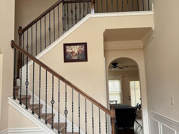 2nd image of 208 Deodar Ln