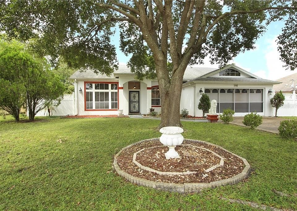 1st image of 956 Yellowbird Ave