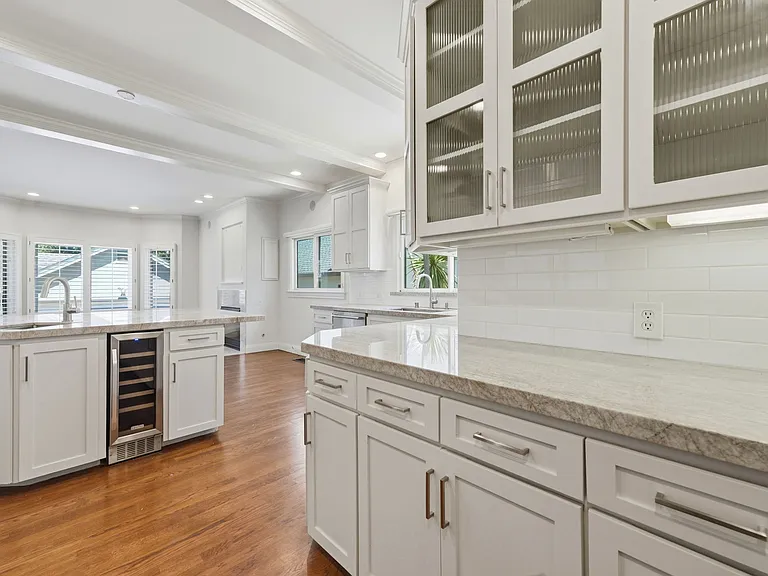 1506 Vancouver Ave — Photo 13