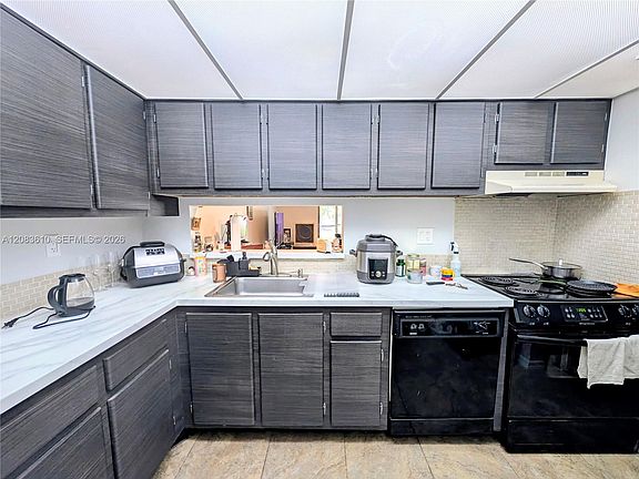 5th image of 8075 SW 107th Ave APT 123