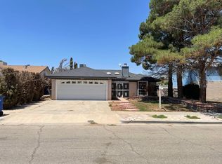 11613 Bunky Henry Ln, El Paso, TX 79936
