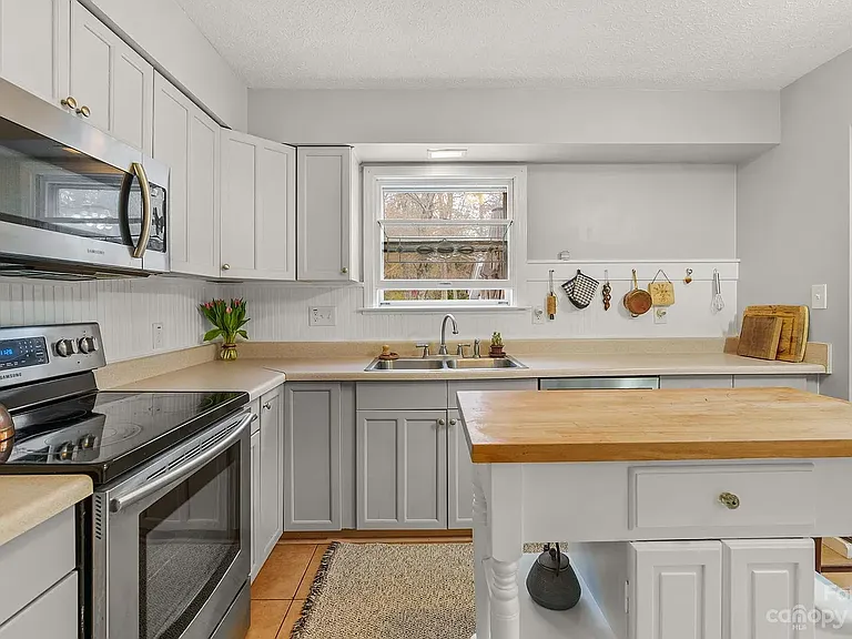 1411 Kensington Rd #C4 — Photo 11