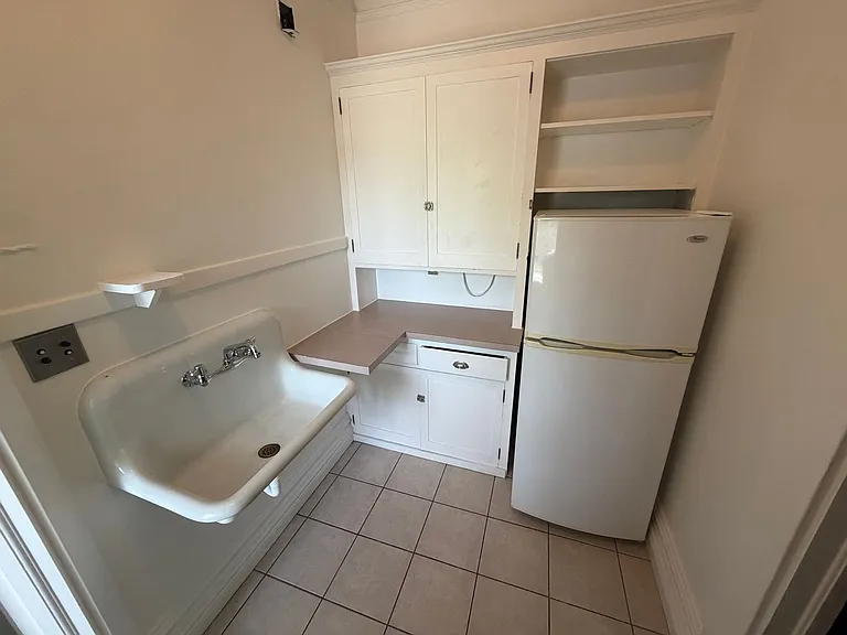 Jefferson Apartments — Photo 12