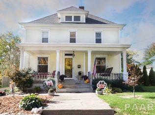 306 S Pine St, Washington, IL 61571