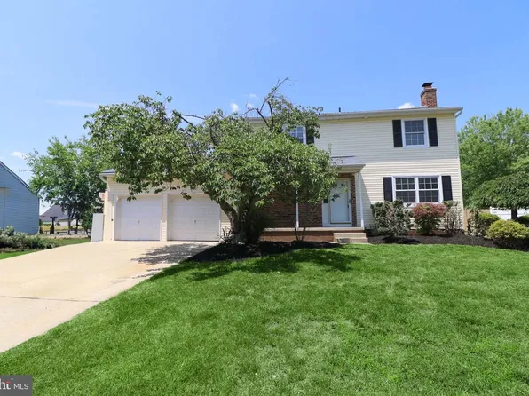 23 Lancaster Dr, Marlton, NJ 08053