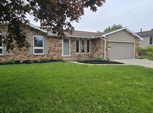 905 Canterbury Dr, Celina, OH 45822