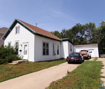 906 W 10th St, Sioux Falls, SD, 57104