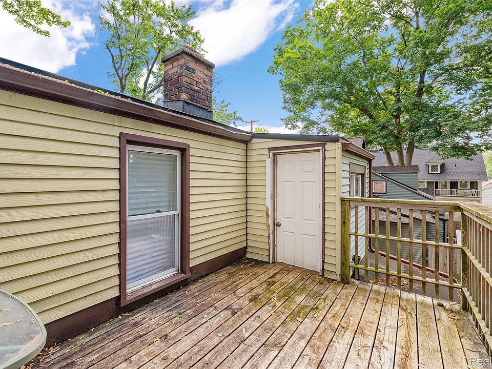 242 Crocker Blvd, photo 26