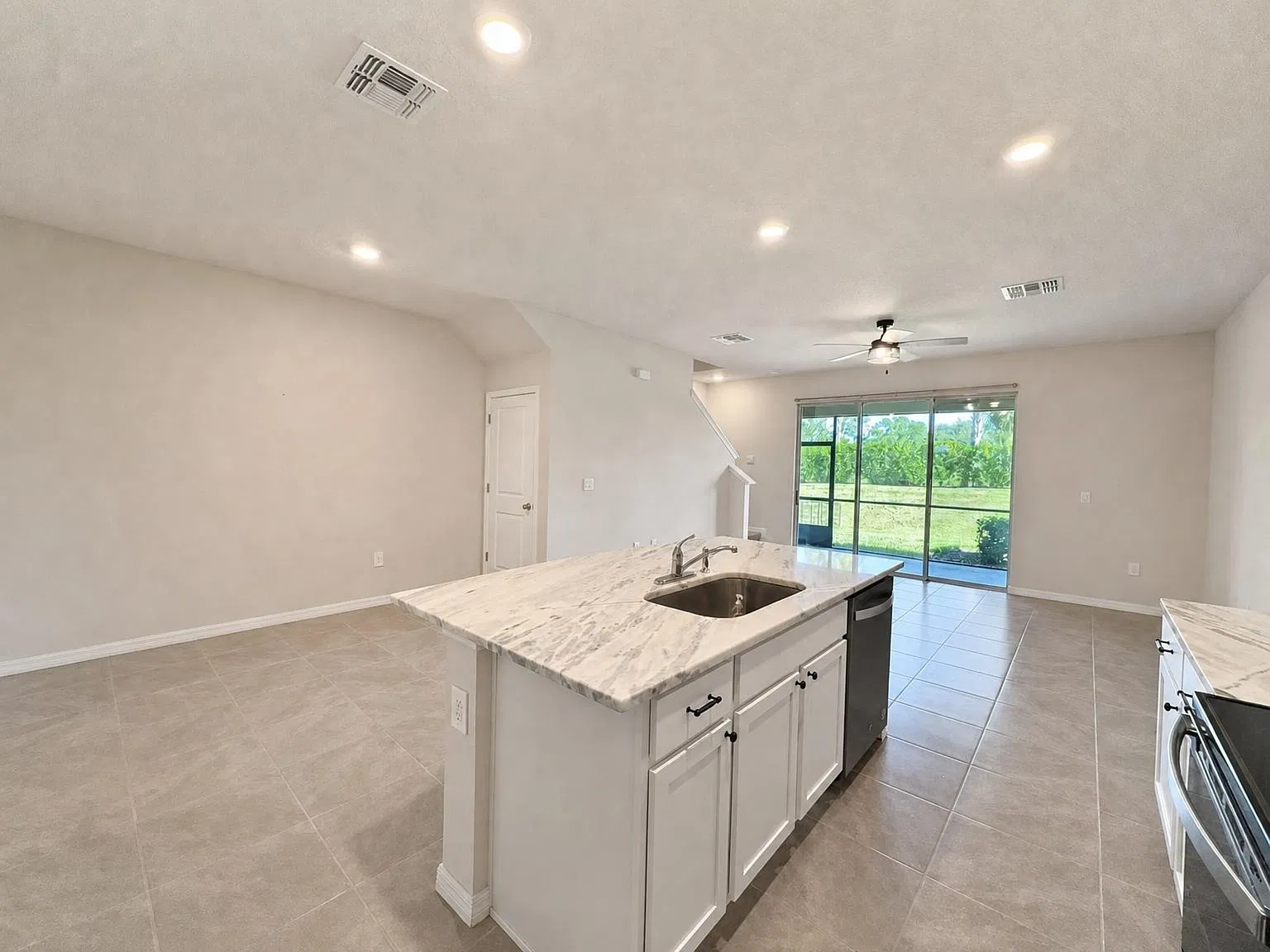 17688 Crescent Moon Loop - 1 — Photo 4