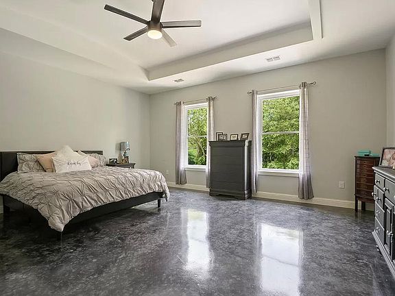 5th image of 18140 Robinwood Dr