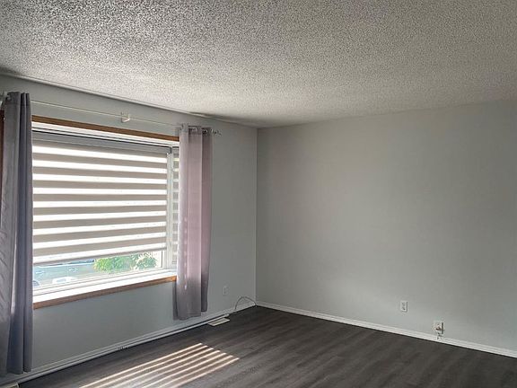 2nd image of 106 S Winkler Dr