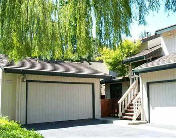 20255 Waterford Pl Unit 2025 photo 1