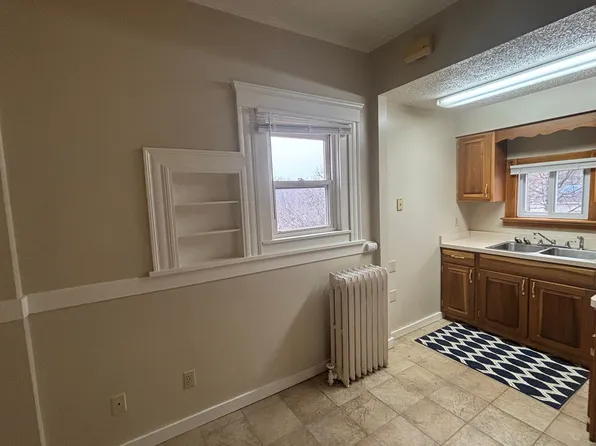 82 S Oakland Ave, Sharon, PA 16146