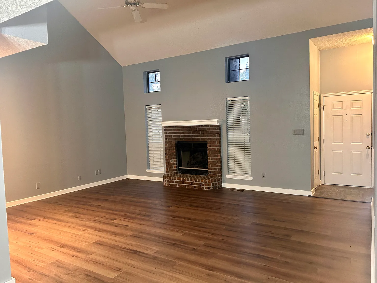 3 bed, 2.5 bath, 2243 sqft, $1,900 — Photo 3