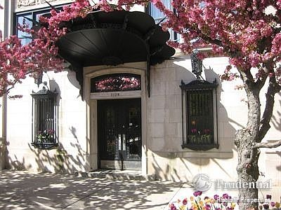 1st image of 2130 N Lincoln Park W APT 3S