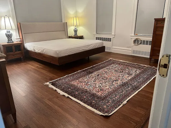 555 W 252nd St, Bronx, NY 10471