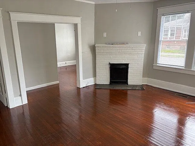 3 bed, 1.0 bath, 1438 sqft, $1,590 — Photo 3