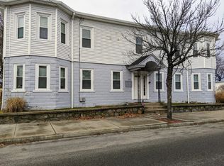 2-1627 Cranston St, Cranston, RI 02920