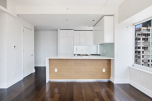 Rented by Sotheby's International Realty | media 10