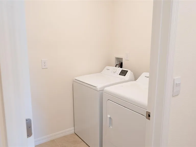 444 Taylor Groves Dr — Photo 29