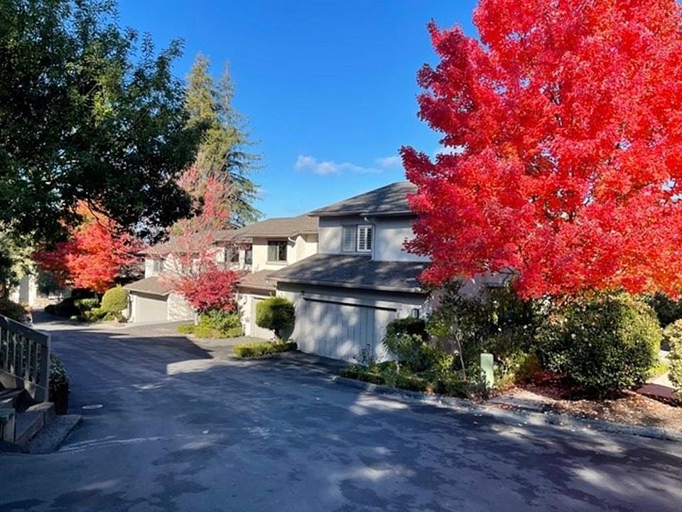 1st image of 204 Sand Hill Cir