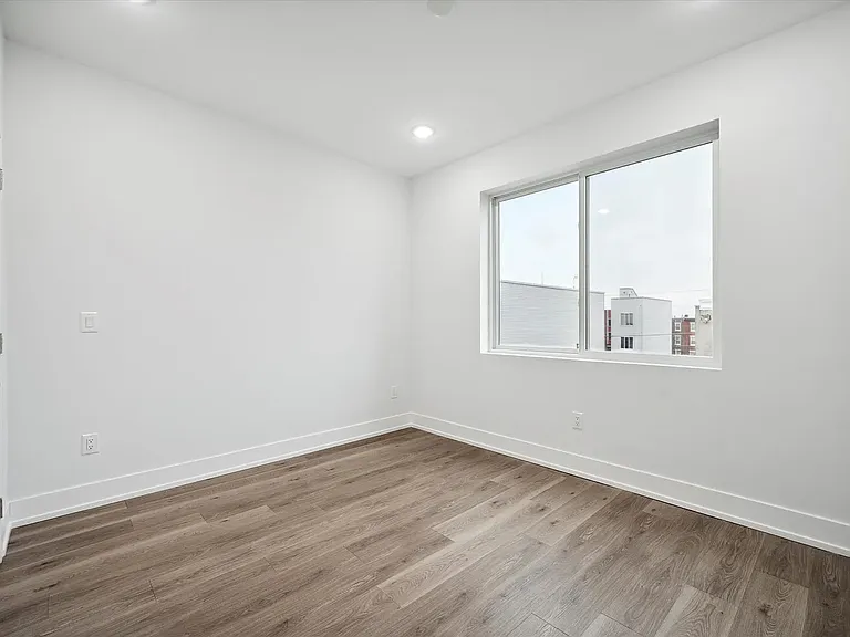 2107 N Fairhill St #D40 — Photo 2