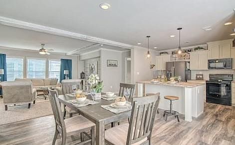 5th image of 1126 Bay Vue Dr