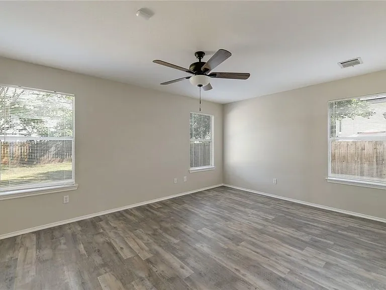 13460 Athens Trl — Photo 11