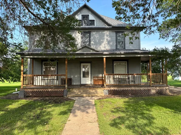 414 Humphrey Dr N, Doland, SD 57436