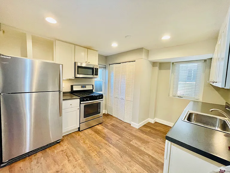 1638 N Franklin St #2 — Photo 16