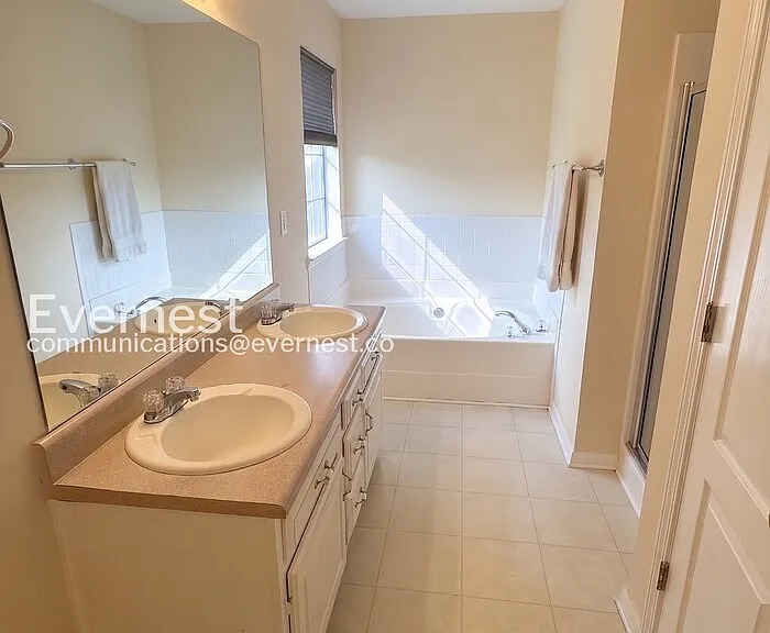 10718 Barberry Dr — Photo 11