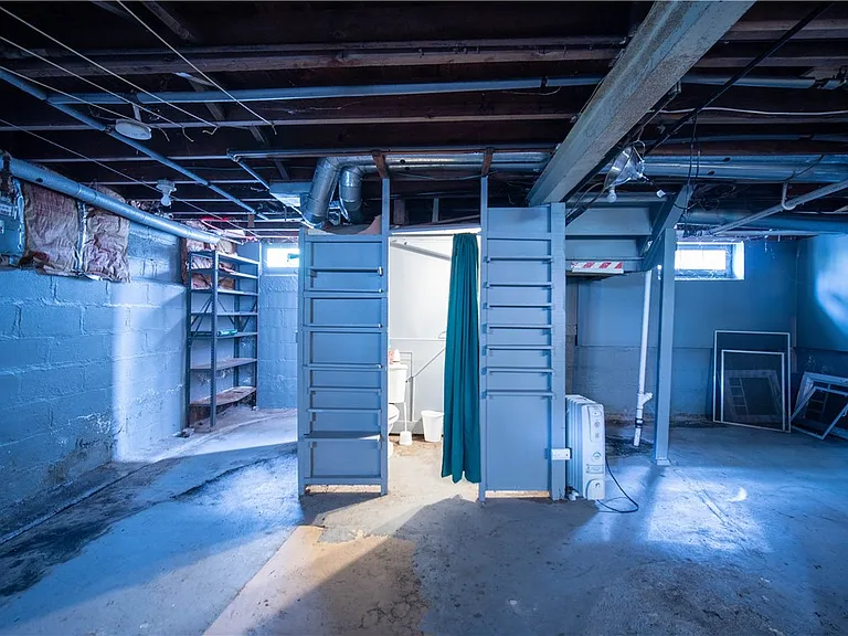 101 Crittenden Blvd — Photo 17