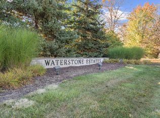 49828 Waterstone Estates Cir, Northville, MI 48168