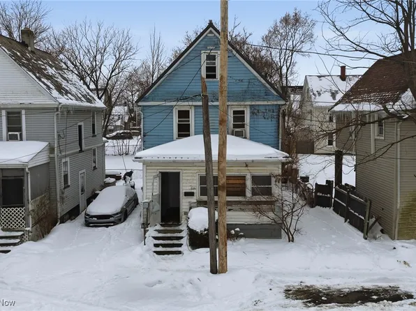 4 Forest St, Elyria, OH 44035