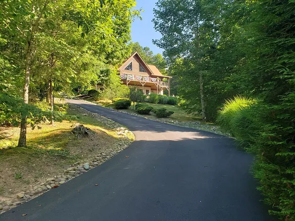 482 Gap Creek Rd, Zirconia, NC 28790
