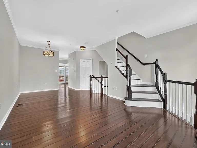 932 Harrison Cir — Photo 7