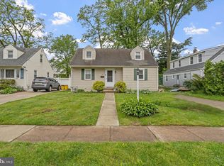 33 Pennwood Dr, Ewing, NJ 08638